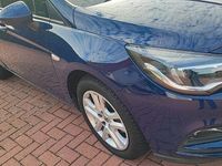 Gebraucht Opel Astra Selection 105 PS (77 kW) 2016 Blau Kombi