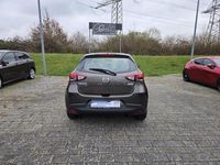 Gebraucht Mazda 2 Center-Line 90 PS (66 kW) 2015 Silber Limousine
