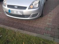 Gebraucht Ford Fiesta 68 PS (50 kW) 2007 Silber Kombi