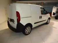 Gebraucht Fiat Doblò 101 PS (74 kW) 2022 Weiß (weiß) Van / Kleinbus
