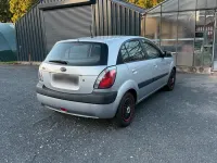Gebraucht Kia Rio 96 PS (70 kW) 2007 Silber Kleinwagen