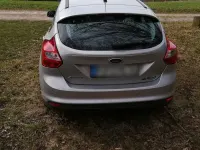 Usado Ford Focus Titanium 105 CV (77 kW) 2011 Plateado Berlina
