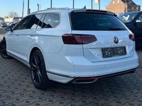 Gebraucht VW Passat R-line 150 PS (110 kW) 2024 Weiß Kombi