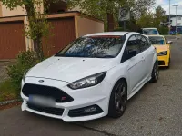 Gebraucht Ford Focus ST 250 PS (183 kW) 2016 Weiß Limousine