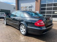 Second-hand Mercedes E240 177 CP (130 kW) 2002 Albastru Berlinǎ