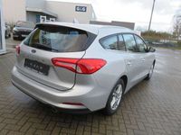 gebraucht Ford Focus Turn.1.0 Aut. LED+NAVI+RFK+ACC+SHZ+ALU+PDC