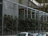 Gebraucht BMW 520 129 PS (94 kW) 1990 Silber Limousine
