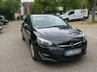 Usata Opel Astra Edition 120 CV (88 kW) 2012 Nero Berlina