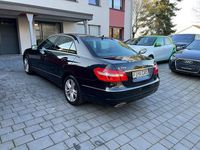 Gebraucht Mercedes E350 Avantgarde 265 PS (194 kW) 2012 Schwarz Limousine