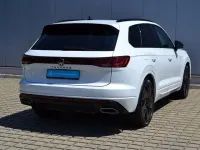 Gebraucht VW Touareg Style 286 PS (210 kW) 2025 Oryxweiß perlmutteffekt SUV