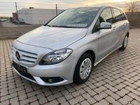 Gebraucht Mercedes B180 116 PS (85 kW) 2014 Silber Kleinwagen