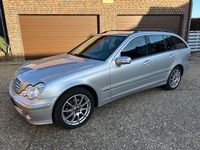 Gebraucht Mercedes C220 Elegance 150 PS (110 kW) 2005 Silber Kombi