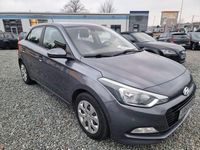 Gebraucht Hyundai i20 Trend 101 PS (74 kW) 2016 Grau Kleinwagen