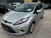 Gebraucht Ford Fiesta Titanium 69 PS (50 kW) 2010 Silber Kleinwagen