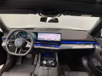 Neu BMW 550e Performance 489 PS (359 kW) 2026 Schwarz Limousine