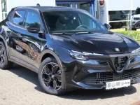 Neu Alfa Romeo Junior 145 PS (106 kW) 2026 Schwarz SUV