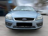 Gebraucht Ford Focus Ghia 101 PS (74 kW) 2005 Blau Limousine