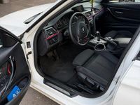 Gebraucht BMW 318 Sport Line 2016 Weiß Kombi