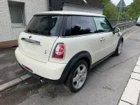 Gebraucht Mini ONE Pepper 75 PS (55 kW) 2012 Weiß Kleinwagen