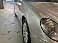 Gebraucht Mercedes E220 170 PS (125 kW) 2007 Grau Limousine