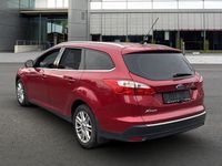 Gebraucht Ford Focus Titanium 125 PS (91 kW) 2012 Rot Kombi