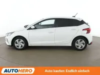 Gebraucht Hyundai i20 Select 84 PS (61 kW) 2022 Weiß Kleinwagen
