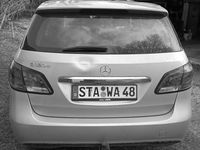 Gebraucht Mercedes B160 90 PS (66 kW) 2017 Silber Van / Kleinbus