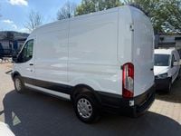 Gebraucht Ford Transit 131 PS (96 kW) 2018 Weiß Van / Kleinbus