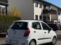 Gebraucht Hyundai i10 69 PS (50 kW) 2011 Weiß Kleinwagen