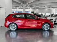 Gebraucht BMW 118 Sport Line 150 PS (110 kW) 2023 Melbournerot Kleinwagen