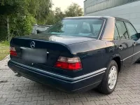 Gebraucht Mercedes E280 193 PS (141 kW) 1994 Blau Limousine