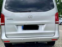 Gebraucht Mercedes V220 Edition 163 PS (119 kW) 2018 Silber Van / Kleinbus