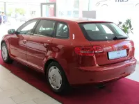 Używany Audi A3 Attraction 125 KM (91 kW) 2012 Czerwony Hatchback