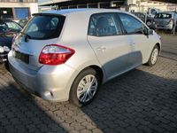 Gebraucht Toyota Auris Life+ 126 PS (92 kW) 2012 Silber Limousine