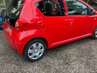 Gebraucht Toyota Aygo 67 PS (49 kW) 2007 Rot Kleinwagen