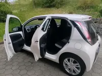Gebraucht Toyota Aygo 69 PS (50 kW) 2016 Weiß Kleinwagen