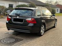 Gebraucht BMW 318 130 PS (95 kW) 2007 Schwarz Kombi
