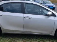 Używany Toyota Corolla 99 KM (72 kW) 2014 Szary Sedan/Limuzyna