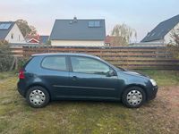 Gebraucht VW Golf V 74 PS (54 kW) 2004 Blau Kleinwagen