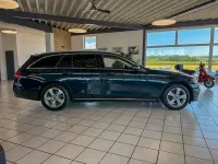 Gebraucht Mercedes E200 184 PS (135 kW) 2018 Blau Kombi
