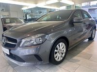 Gebraucht Mercedes A180 122 PS (89 kW) 2016 Grau Limousine