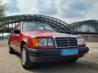 Gebraucht Mercedes 230 132 PS (97 kW) 1988 Rot Kombi