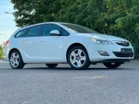 Gebraucht Opel Astra 140 PS (102 kW) 2012 Weiß Kombi