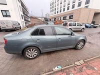 Gebraucht VW Jetta Comfortline 105 PS (77 kW) 2010 Grün Limousine