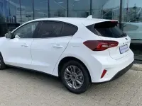 Gebraucht Ford Focus Titanium 125 PS (91 kW) 2024 Frozen white Limousine