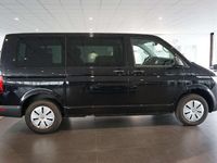 Gebraucht VW Caravelle 150 PS (110 kW) 2024 Deep black perleffekt Van / Kleinbus