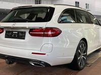 Gebraucht Mercedes E300 Night 194 PS (142 kW) 2022 Weiß Kombi