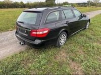 Second-hand Mercedes E250 204 CP (150 kW) 2010 Negru Break