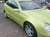 Gebraucht Mercedes C180 129 PS (94 kW) 2002 Grün Coupé