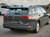 Second-hand VW Golf VIII Life 116 CP (85 kW) 2022 Gri Break